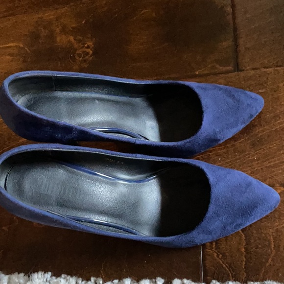 Blue suede heels - Picture 4 of 4